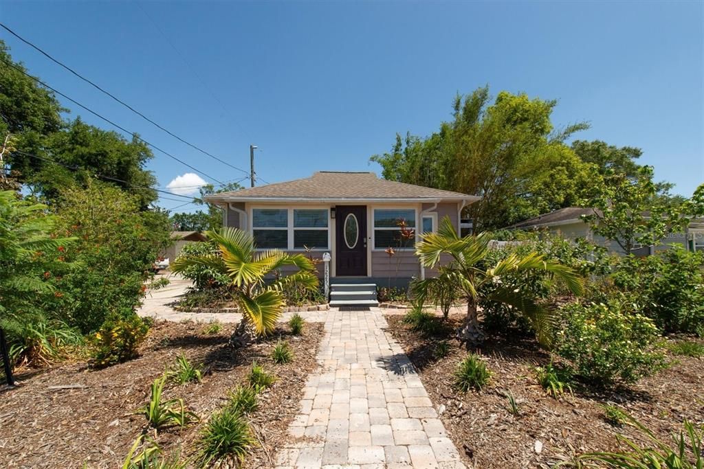 Recently Sold: $357,000 (2 beds, 1 baths, 771 Square Feet)