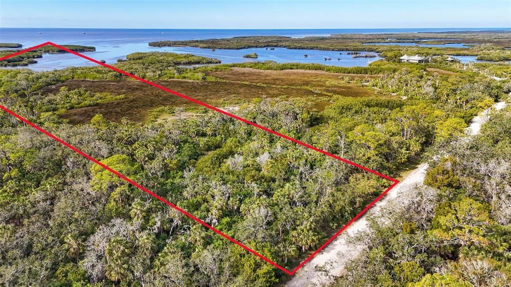 En Venta: $285,000 (5.04 acres)