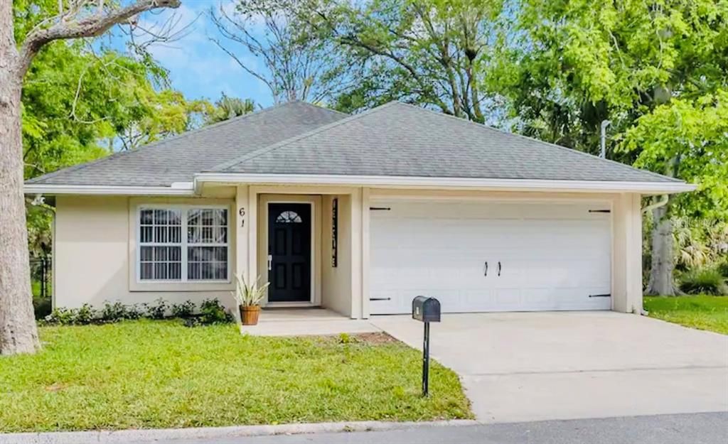 Recently Sold: $318,500 (2 beds, 2 baths, 1121 Square Feet)
