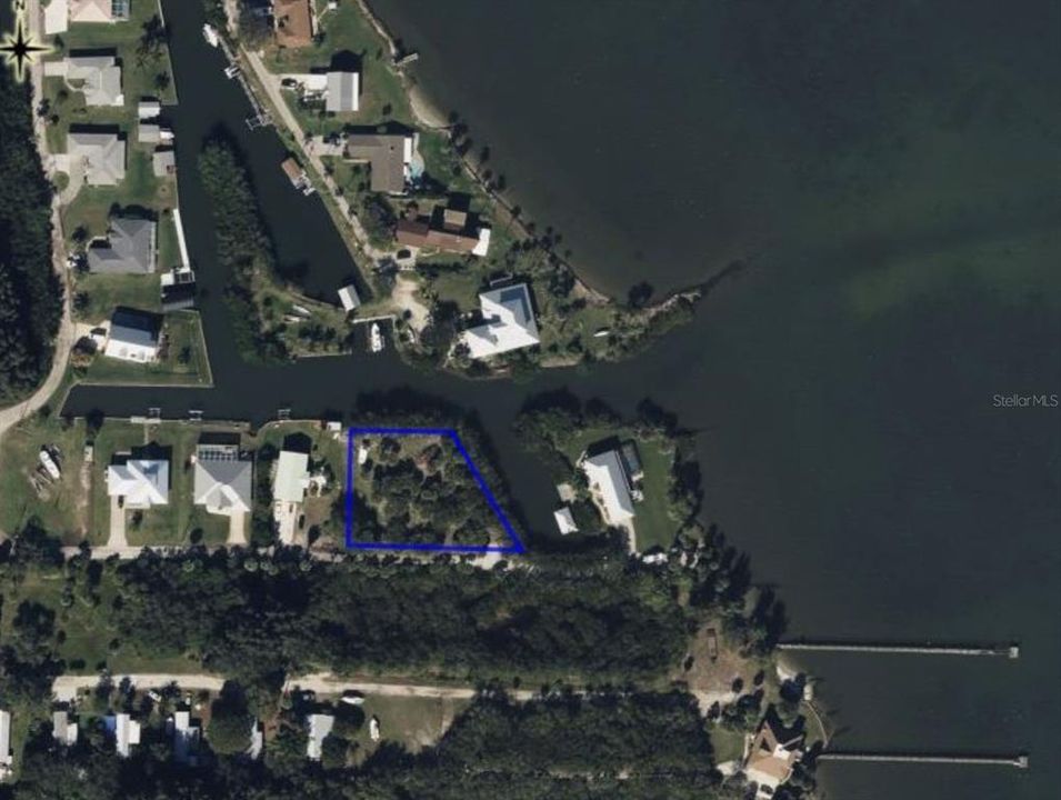 For Sale: $750,000 (0.50 acres)