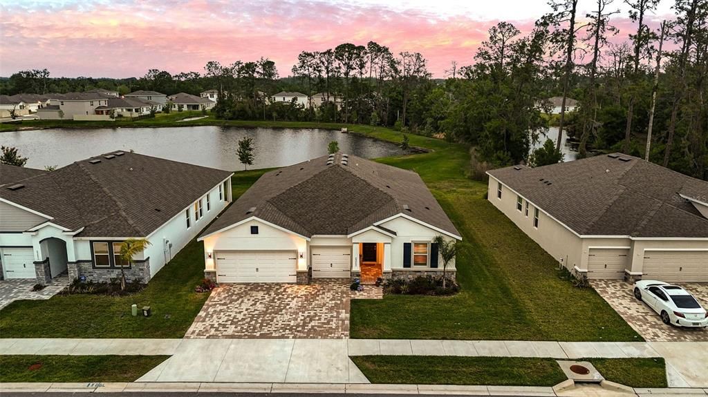 Vendido Recientemente: $742,900 (4 camas, 3 baños, 2838 Pies cuadrados)