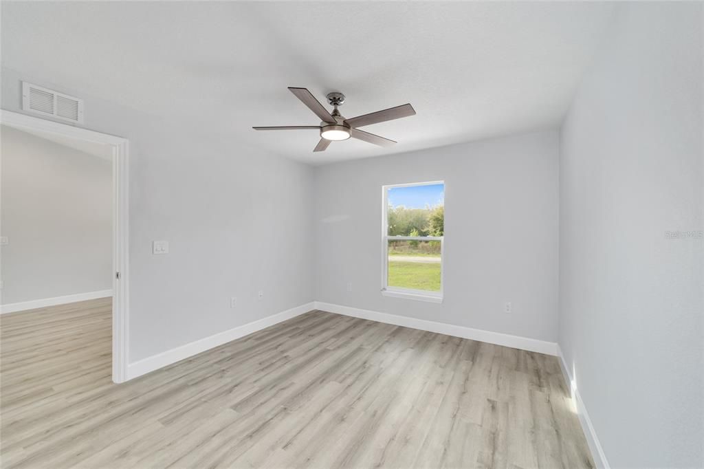 Activo con contrato: $213,900 (3 camas, 2 baños, 1127 Pies cuadrados)