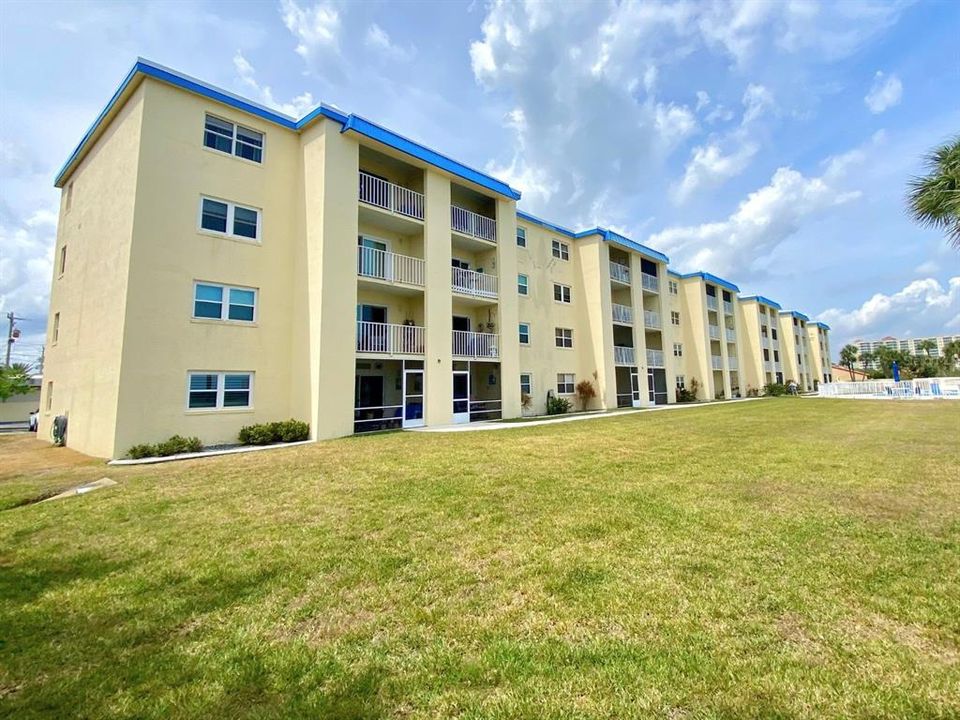 Recently Sold: $230,000 (2 beds, 2 baths, 1165 Square Feet)