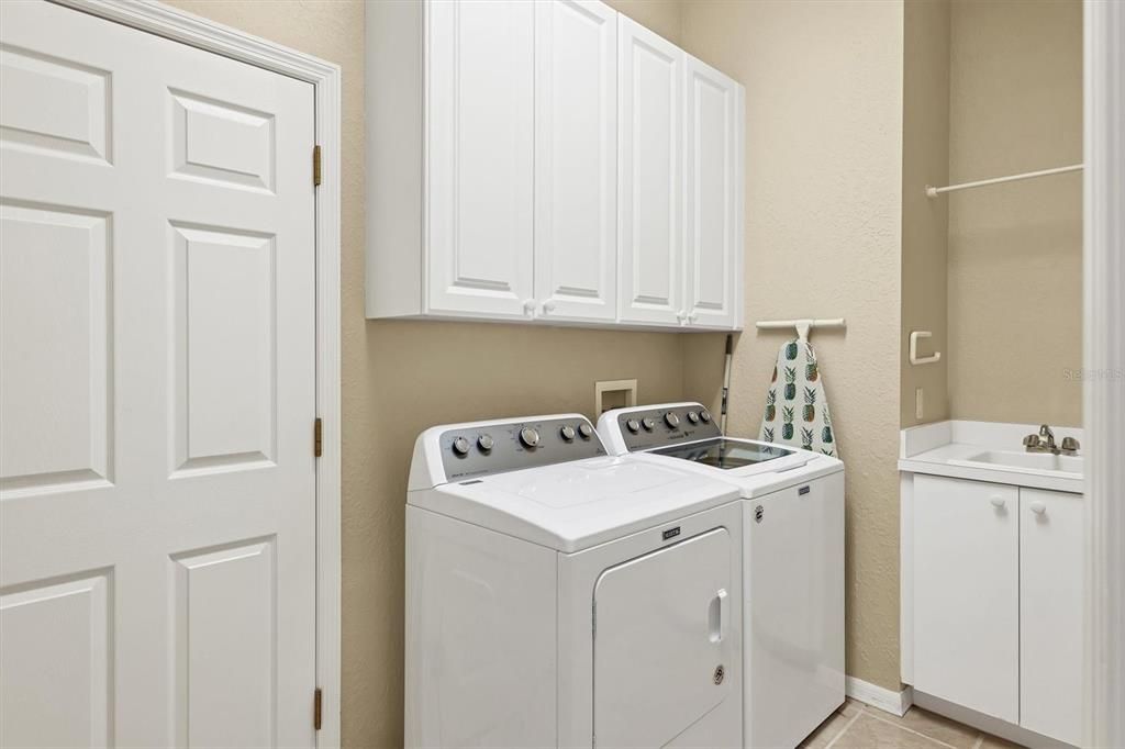 For Rent: $4,999 (2 beds, 2 baths, 2157 Square Feet)