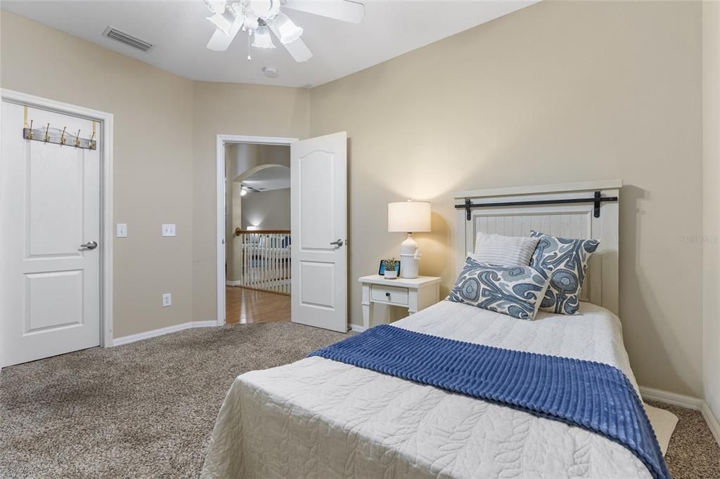 待售: $699,999 (5 贝兹, 3 浴室, 3760 平方英尺)