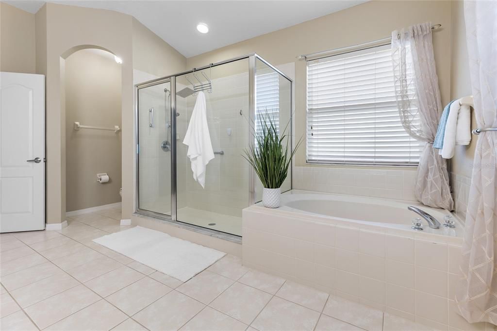 待售: $699,999 (5 贝兹, 3 浴室, 3760 平方英尺)