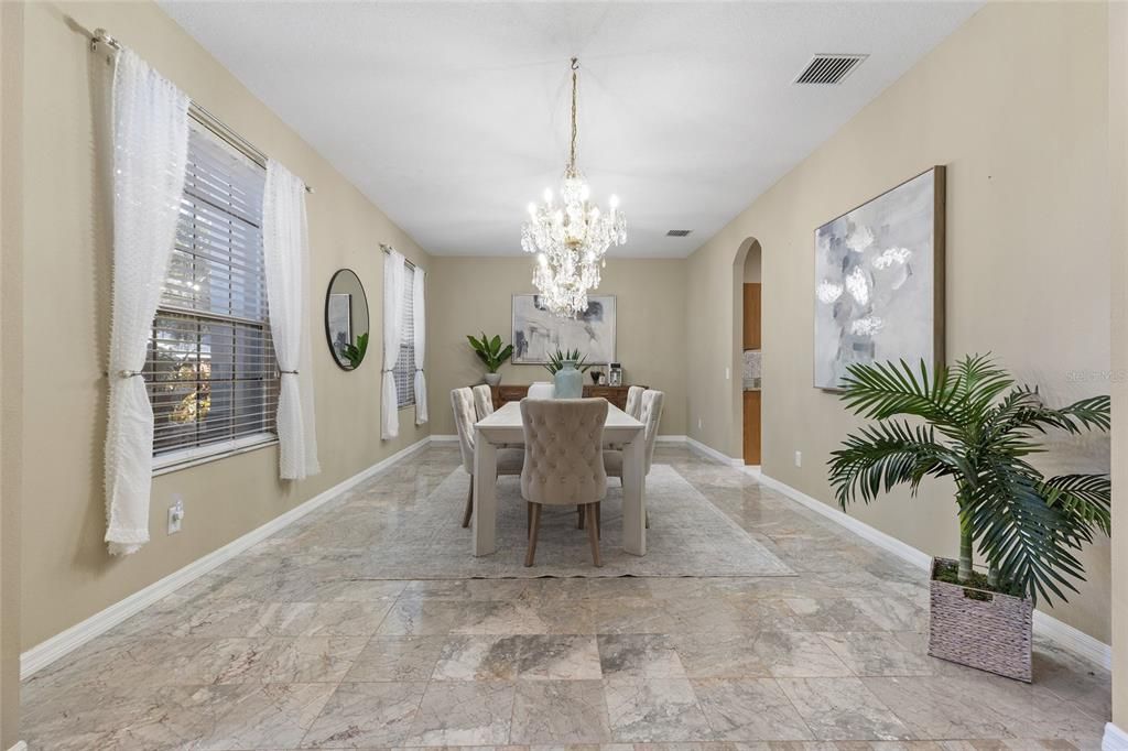 待售: $699,999 (5 贝兹, 3 浴室, 3760 平方英尺)