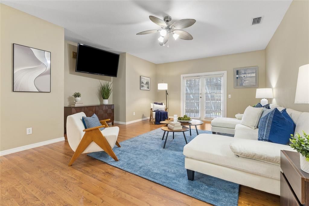 待售: $699,999 (5 贝兹, 3 浴室, 3760 平方英尺)