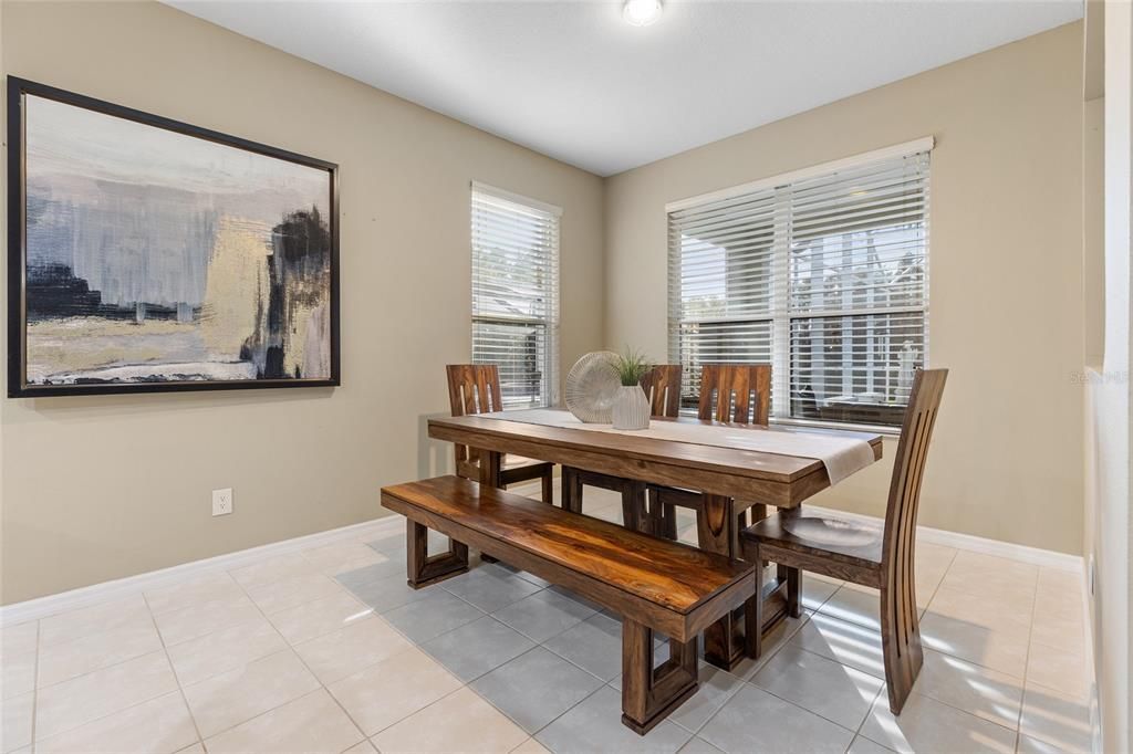 待售: $699,999 (5 贝兹, 3 浴室, 3760 平方英尺)