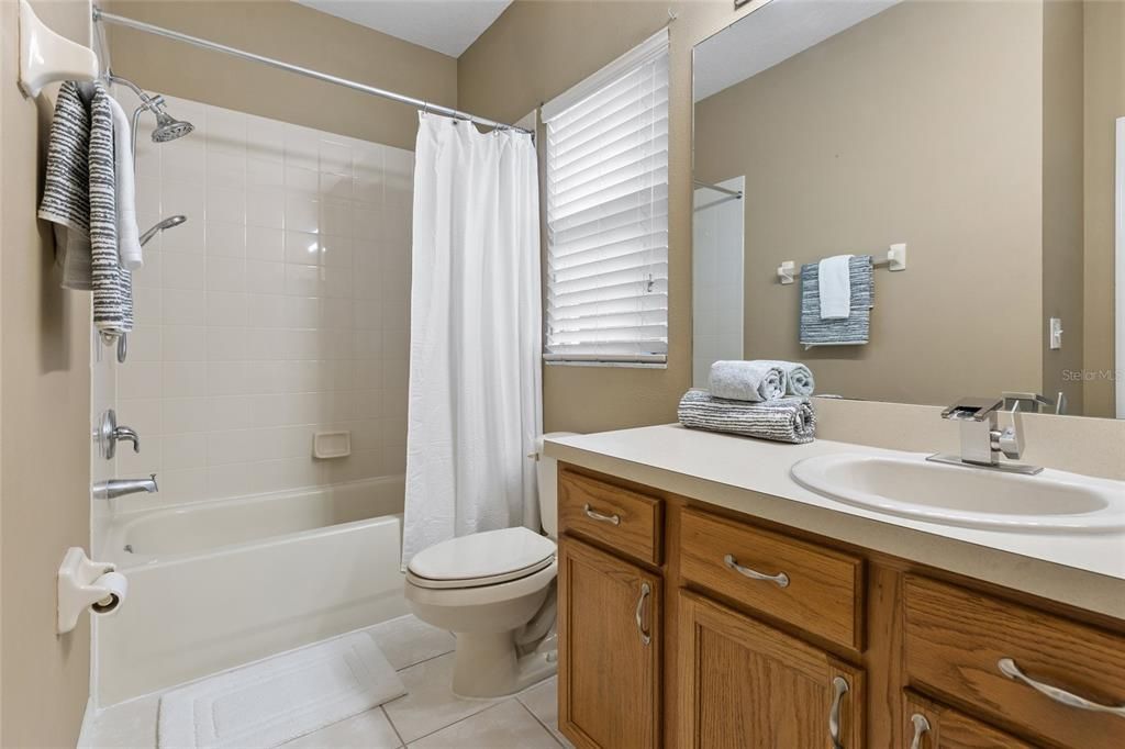 待售: $699,999 (5 贝兹, 3 浴室, 3760 平方英尺)