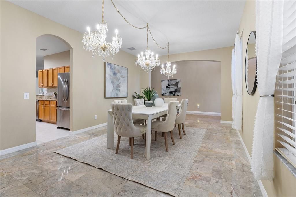 待售: $699,999 (5 贝兹, 3 浴室, 3760 平方英尺)