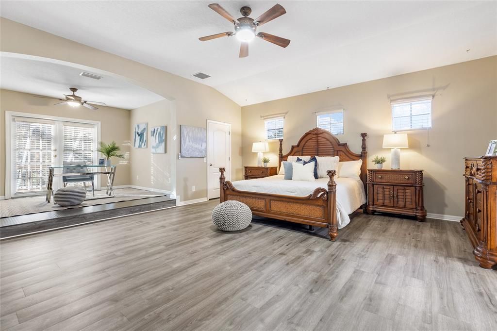 待售: $699,999 (5 贝兹, 3 浴室, 3760 平方英尺)