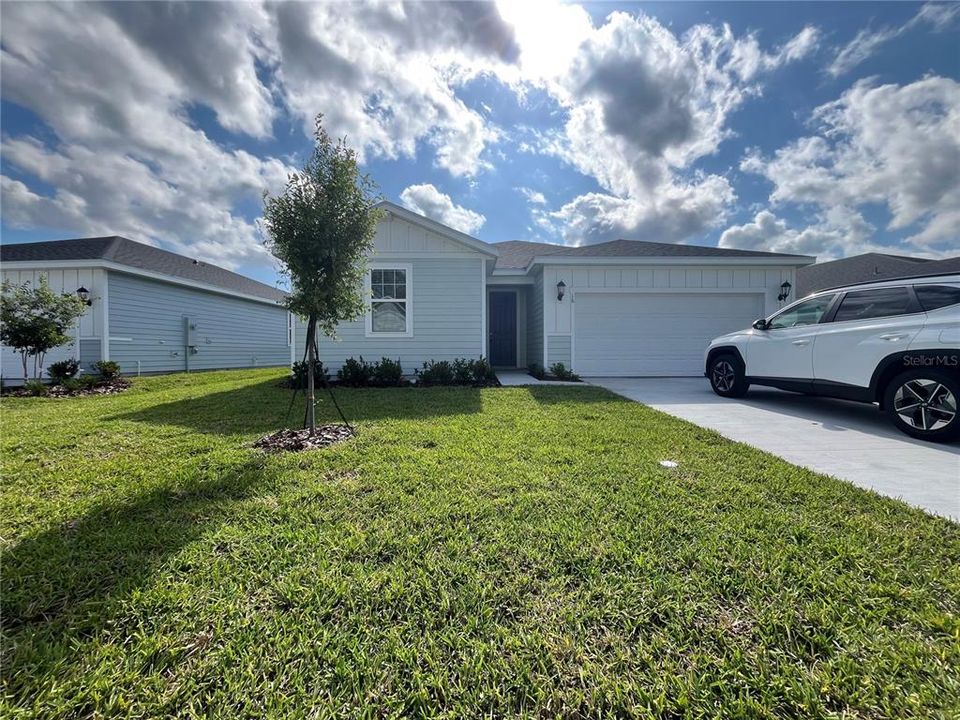 Recently Rented: $2,400 (4 beds, 3 baths, 2193 Square Feet)