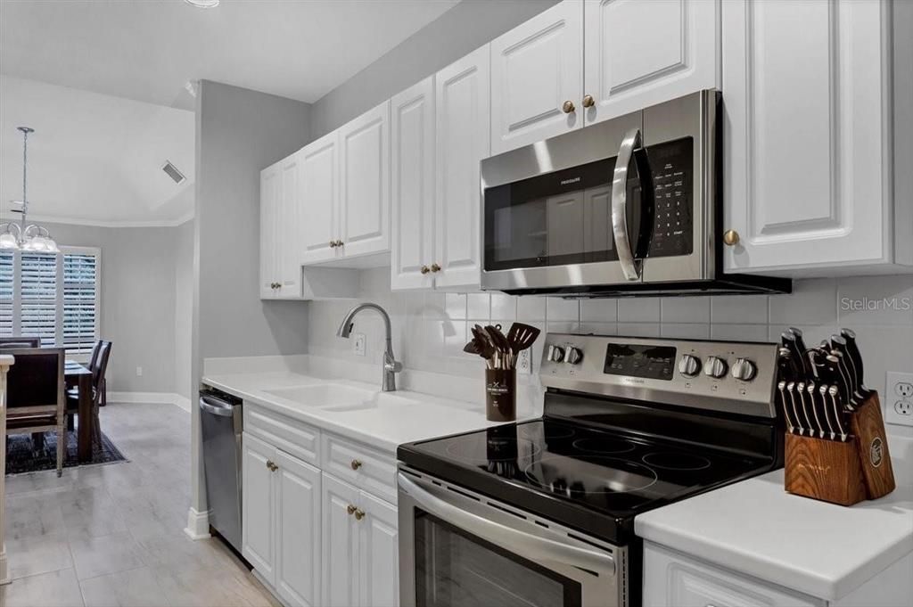 出租: $5,800 (3 贝兹, 3 浴室, 1795 平方英尺)