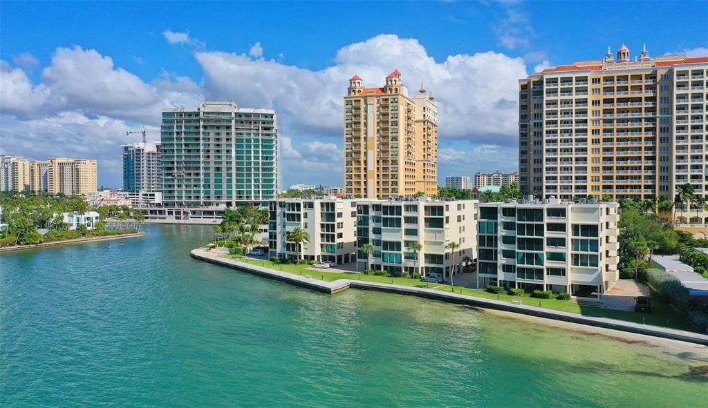 Vendido Recientemente: $1,299,000 (2 camas, 2 baños, 1634 Pies cuadrados)