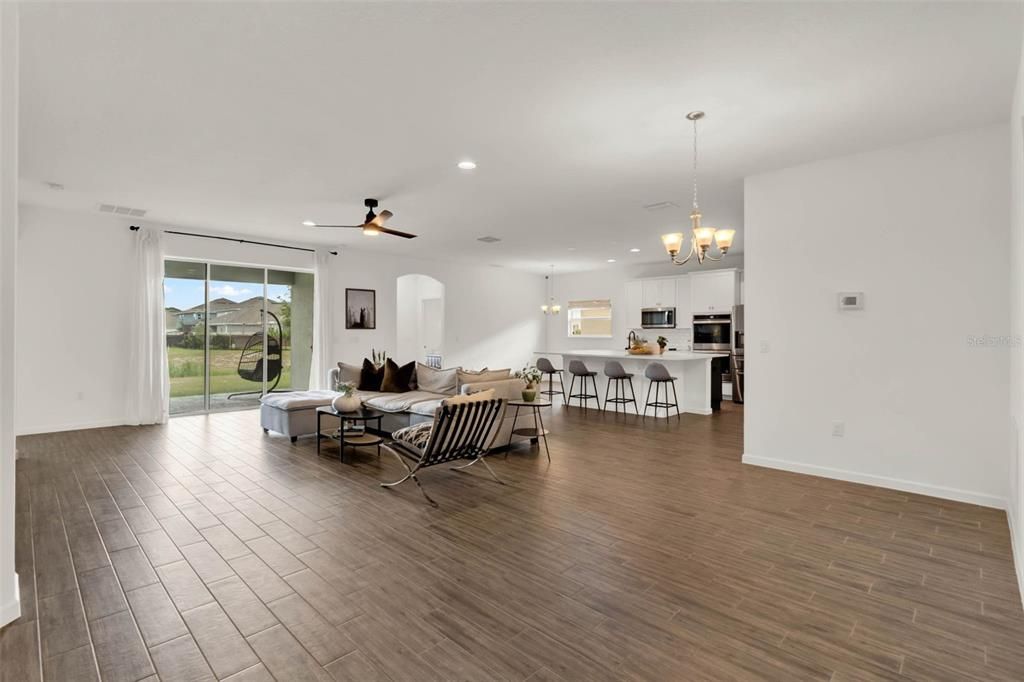 For Sale: $479,000 (4 beds, 4 baths, 2940 Square Feet)