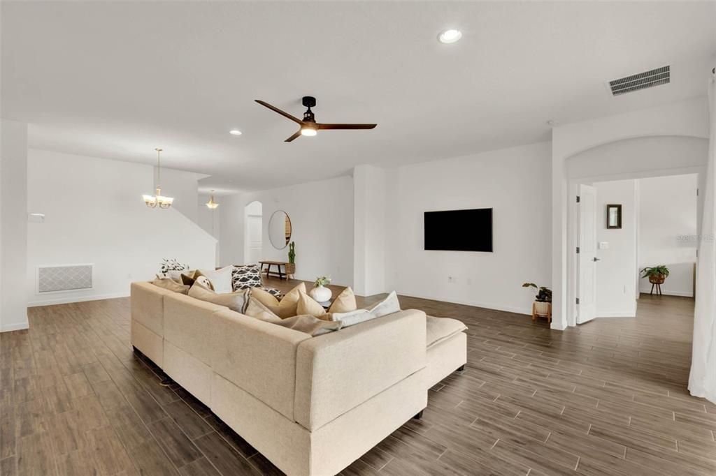 For Sale: $479,000 (4 beds, 4 baths, 2940 Square Feet)