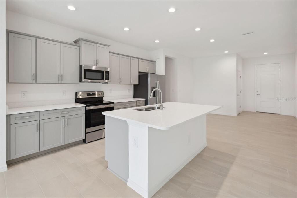 For Rent: $2,695 (3 beds, 2 baths, 1790 Square Feet)