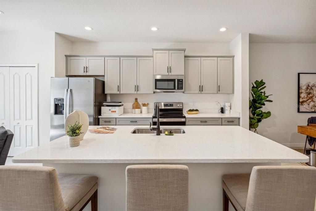 For Rent: $2,695 (3 beds, 2 baths, 1790 Square Feet)