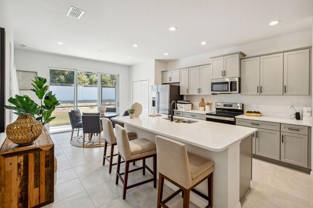 For Rent: $2,695 (3 beds, 2 baths, 1790 Square Feet)