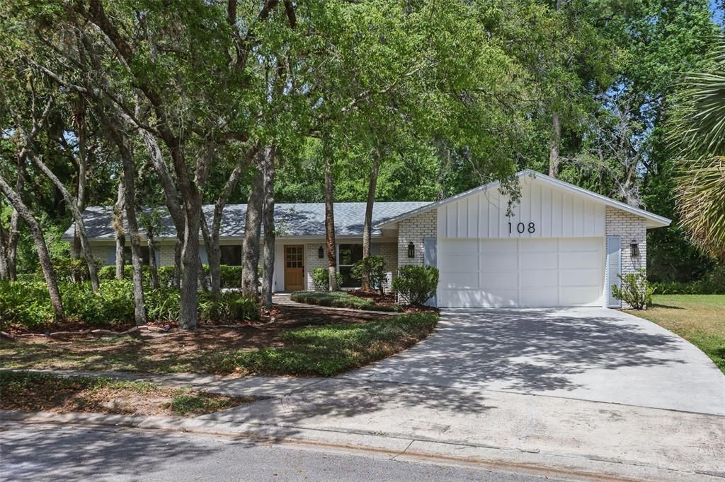 Recently Sold: $562,000 (4 beds, 2 baths, 1961 Square Feet)
