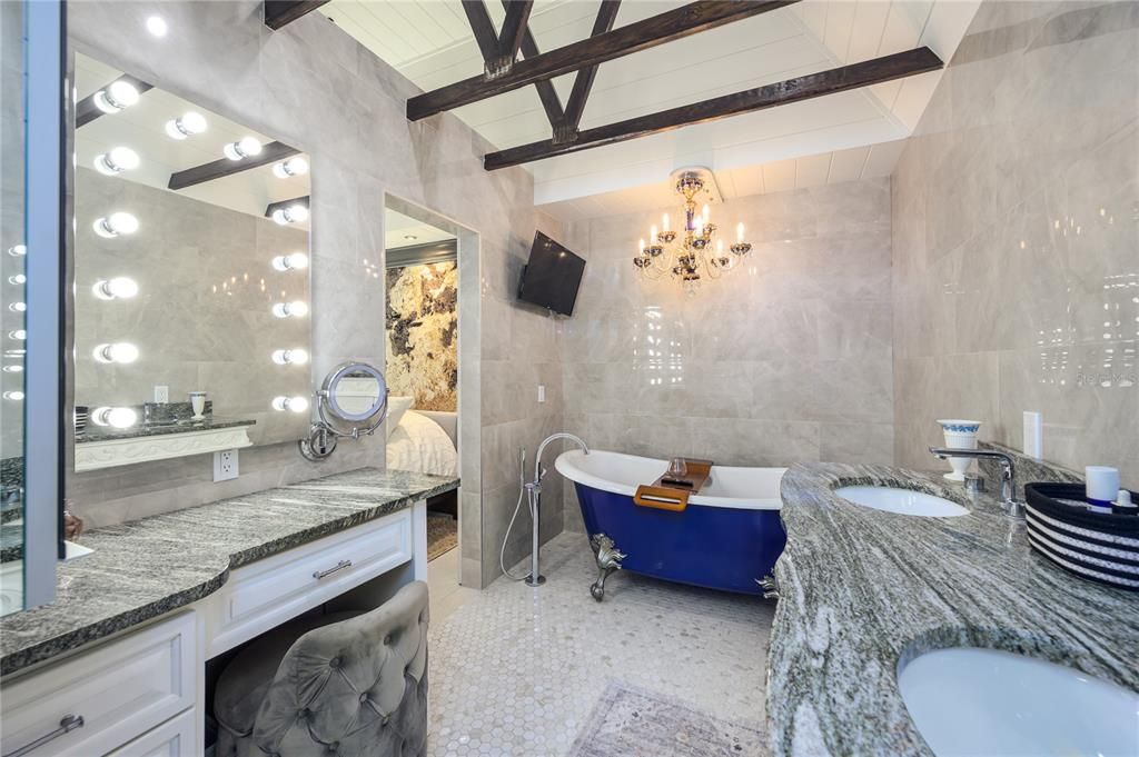 待售: $2,279,800 (4 贝兹, 3 浴室, 3794 平方英尺)