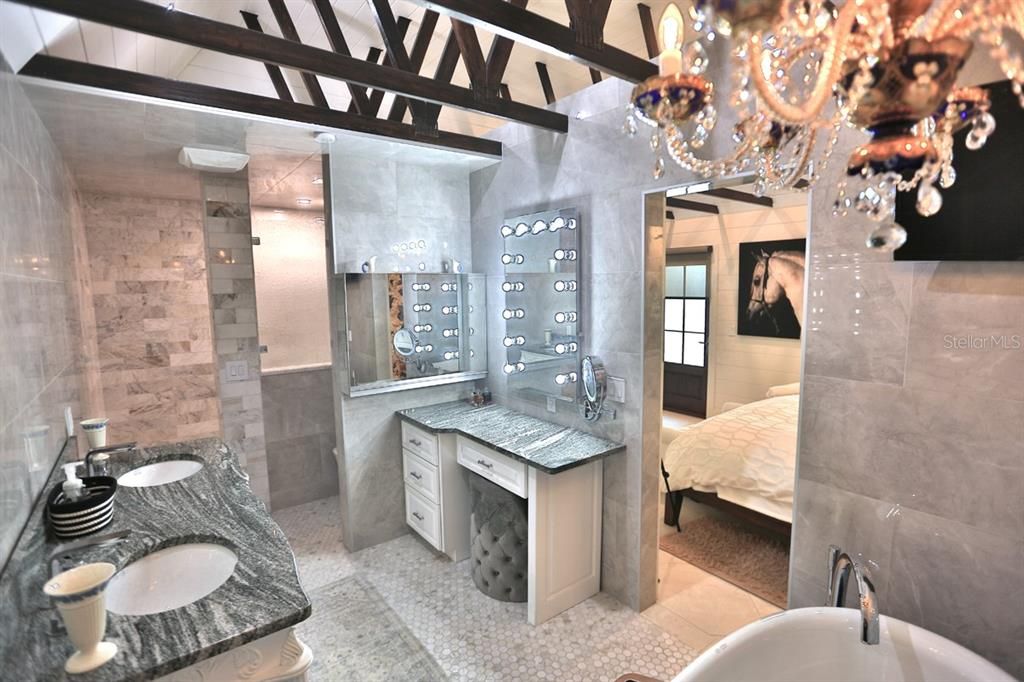 待售: $2,279,800 (4 贝兹, 3 浴室, 3794 平方英尺)