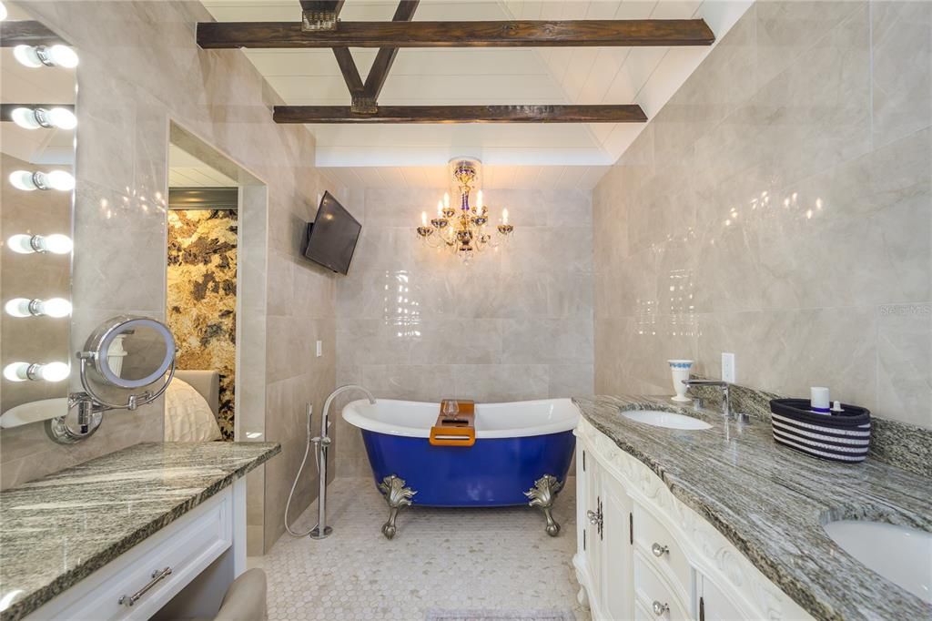 待售: $2,279,800 (4 贝兹, 3 浴室, 3794 平方英尺)