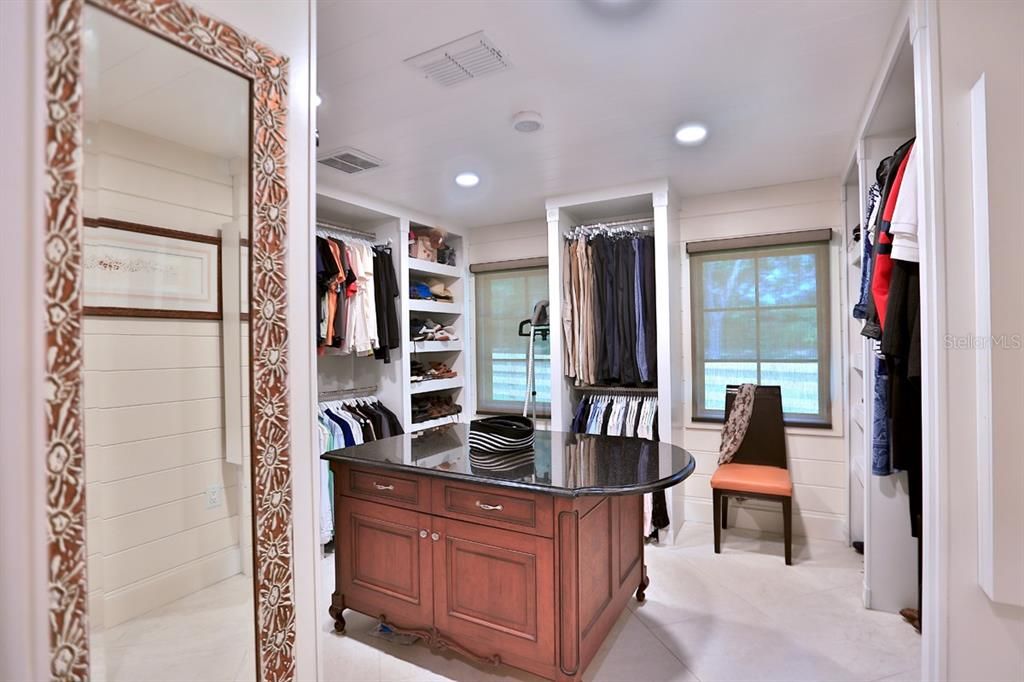 待售: $2,279,800 (4 贝兹, 3 浴室, 3794 平方英尺)