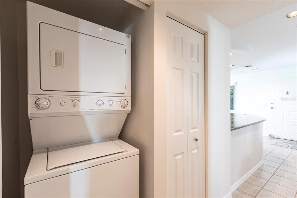 待售: $1,650,000 (3 贝兹, 2 浴室, 1726 平方英尺)