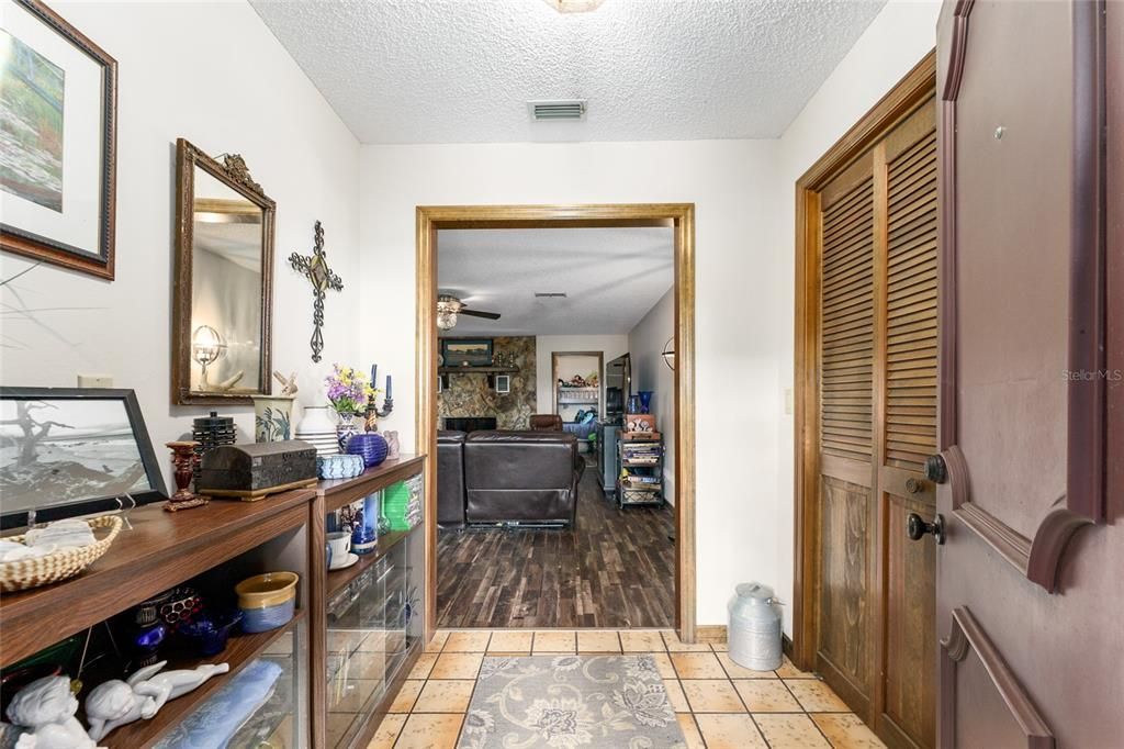 На продажу: $522,900 (3 спален, 2 ванн, 1872 Квадратных фут)