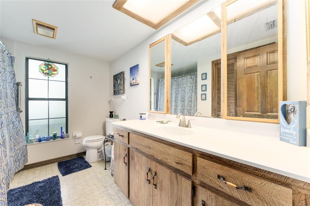 На продажу: $522,900 (3 спален, 2 ванн, 1872 Квадратных фут)