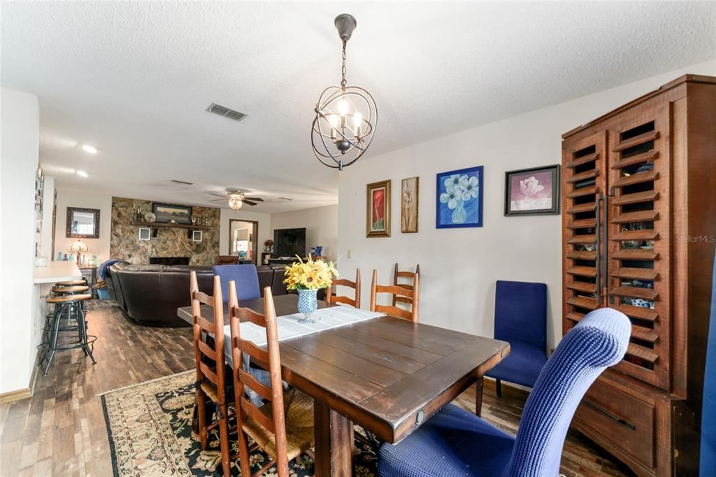 На продажу: $522,900 (3 спален, 2 ванн, 1872 Квадратных фут)