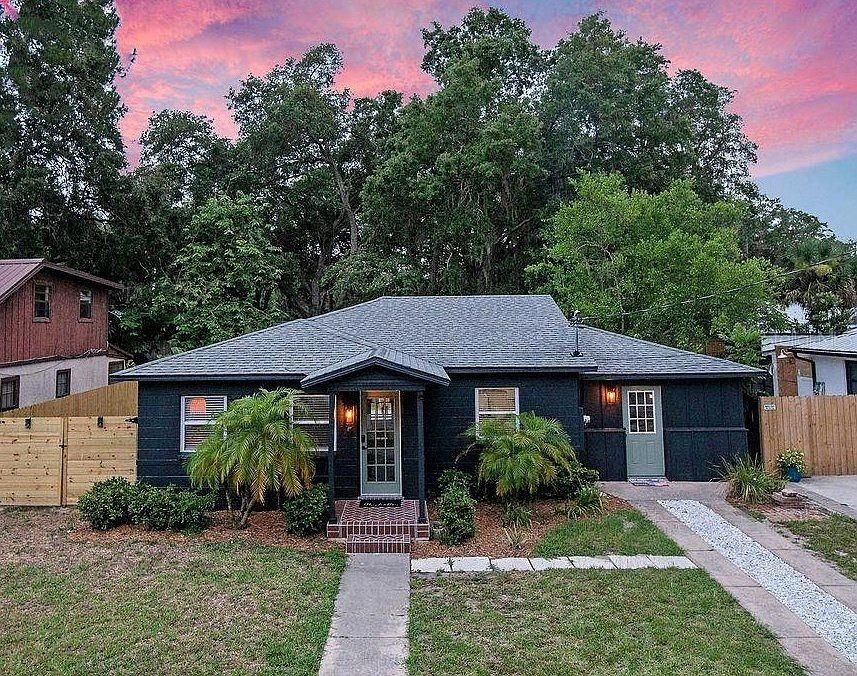 Недавно продано: $375,000 (3 спален, 1 ванн, 1293 Квадратных фут)