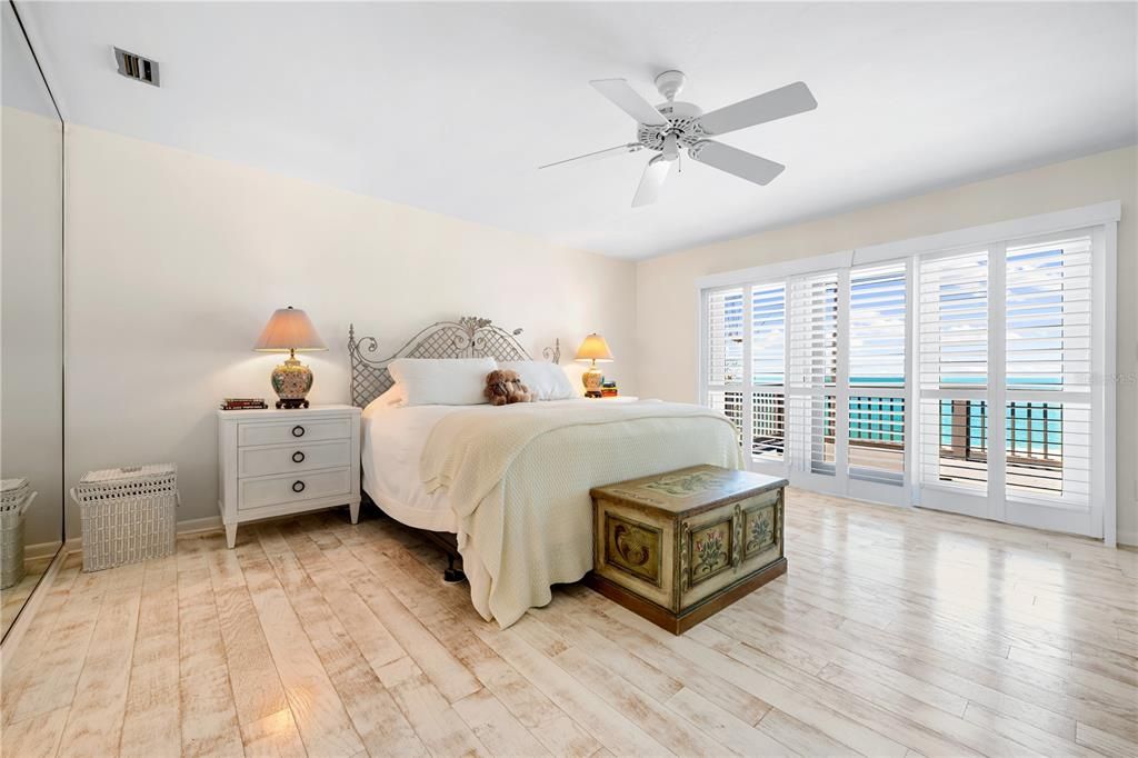 Active With Contract: $4,400,000 (4 beds, 4 baths, 3632 Square Feet)