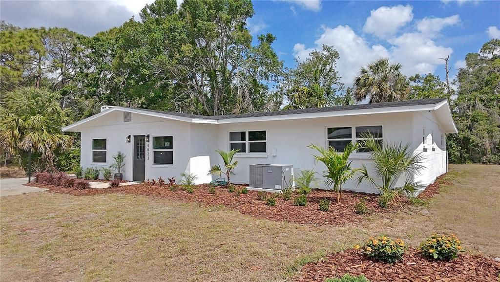 Недавно продано: $399,999 (4 спален, 2 ванн, 2059 Квадратных фут)