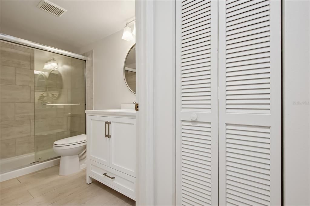 Active With Contract: $189,900 (2 beds, 2 baths, 1073 Square Feet)