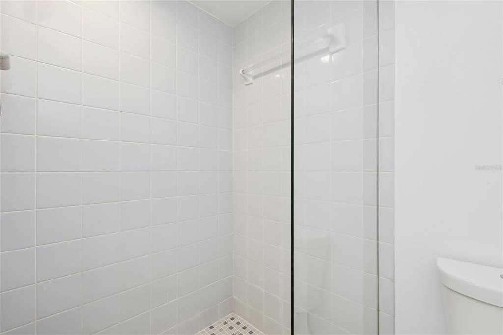 Active With Contract: $189,900 (2 beds, 2 baths, 1073 Square Feet)