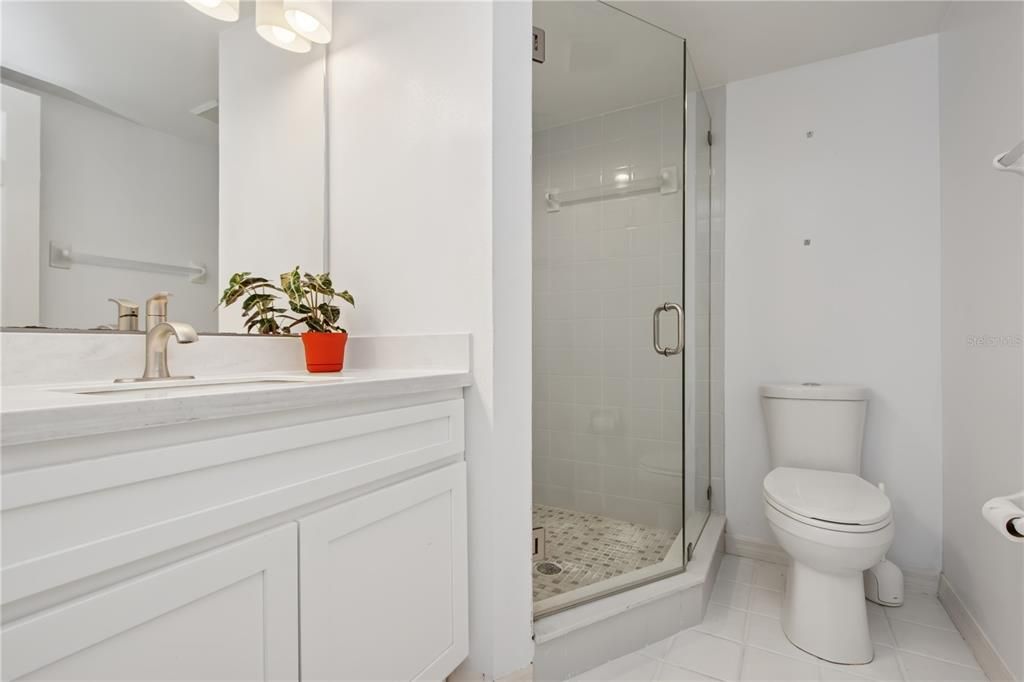 Active With Contract: $189,900 (2 beds, 2 baths, 1073 Square Feet)