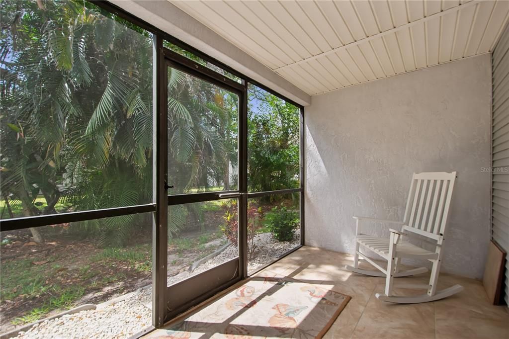 Active With Contract: $189,900 (2 beds, 2 baths, 1073 Square Feet)