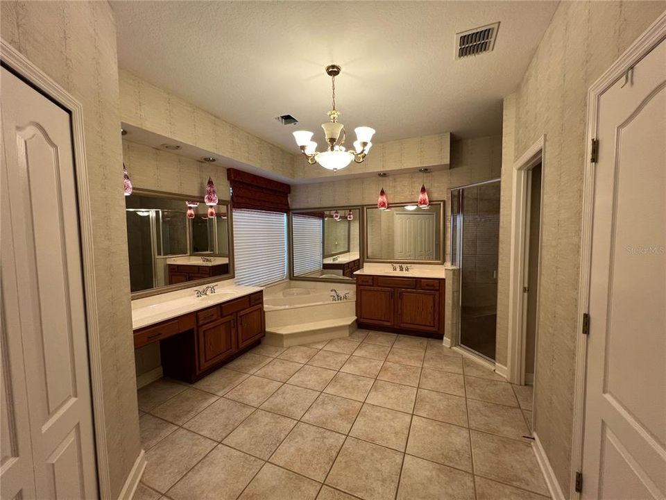 For Rent: $6,000 (5 beds, 4 baths, 3664 Square Feet)