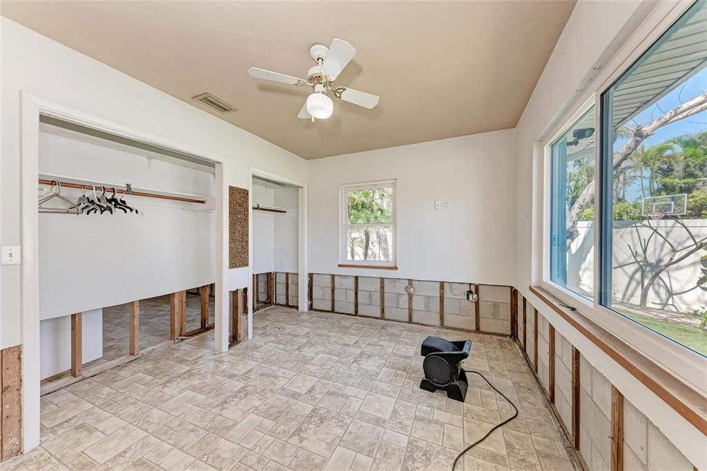 Activo con contrato: $895,000 (3 camas, 2 baños, 1020 Pies cuadrados)