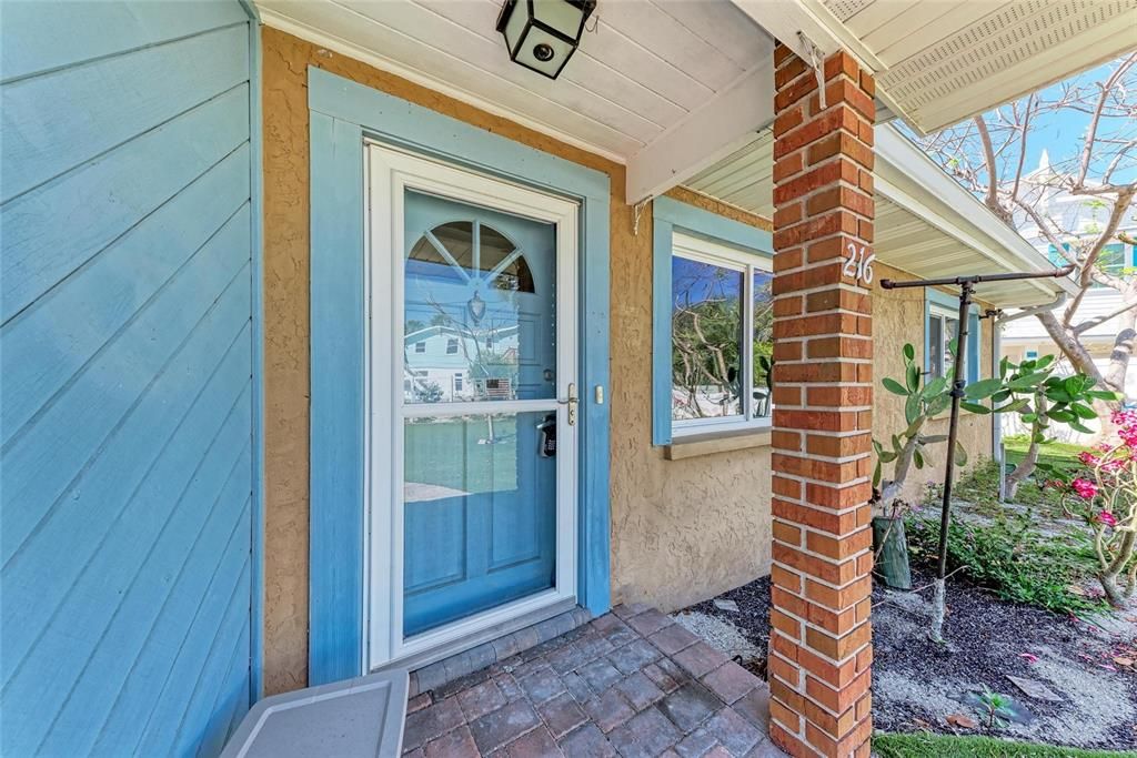 Activo con contrato: $895,000 (3 camas, 2 baños, 1020 Pies cuadrados)