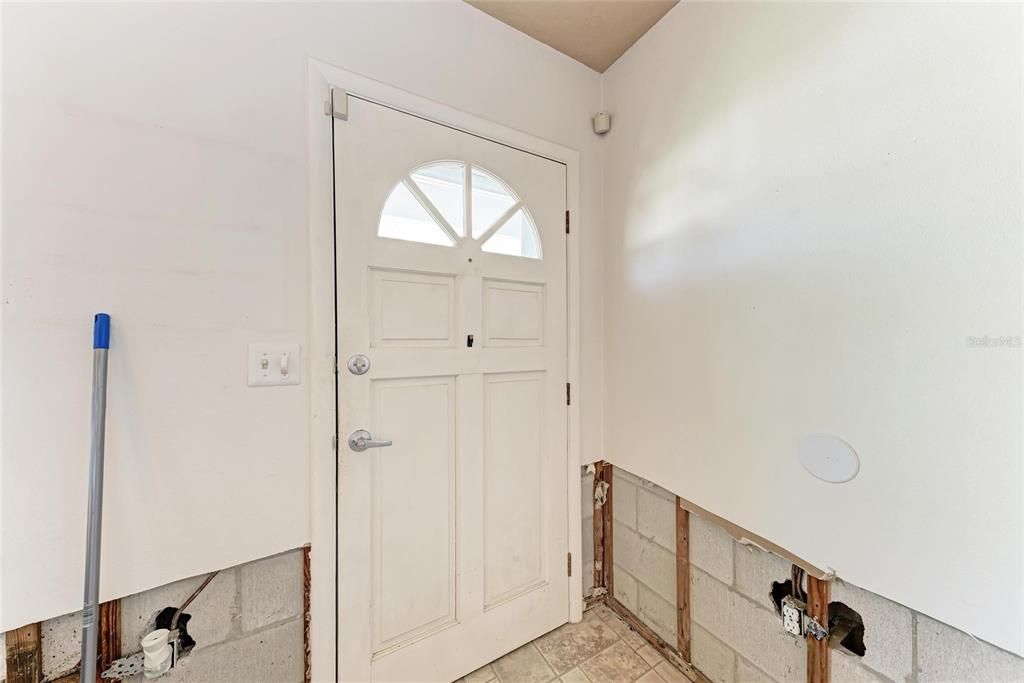 Activo con contrato: $895,000 (3 camas, 2 baños, 1020 Pies cuadrados)