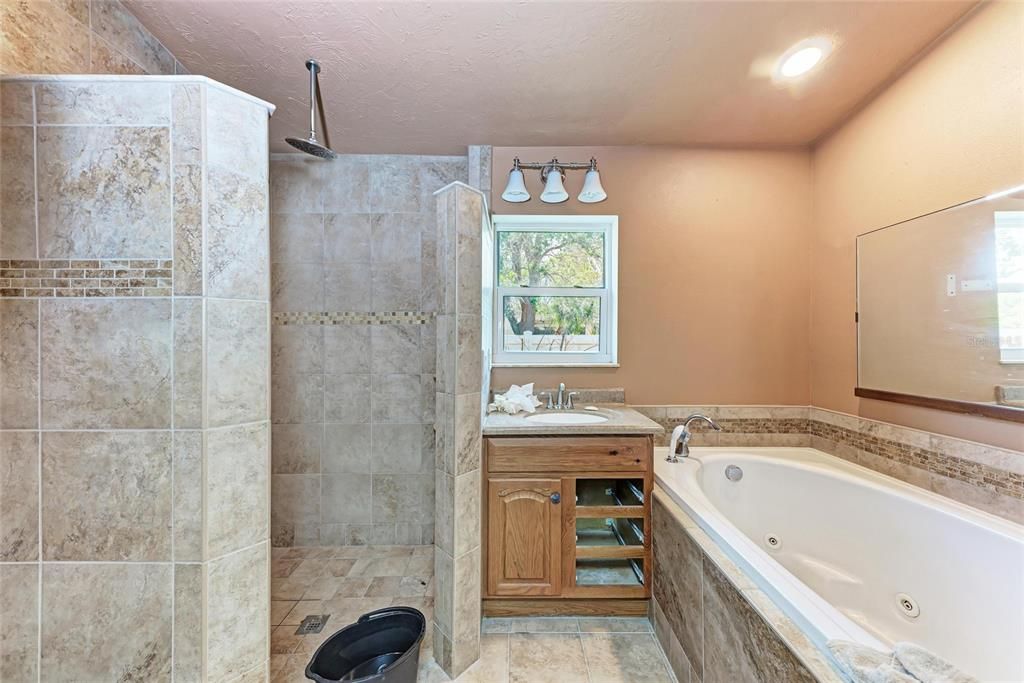 Activo con contrato: $895,000 (3 camas, 2 baños, 1020 Pies cuadrados)