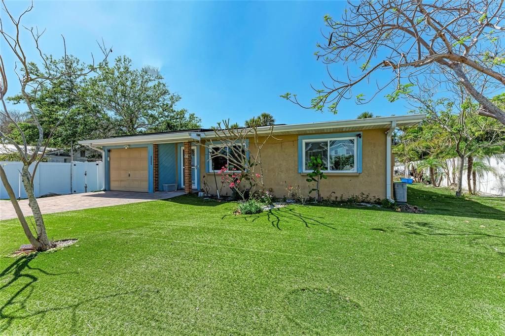 Activo con contrato: $895,000 (3 camas, 2 baños, 1020 Pies cuadrados)