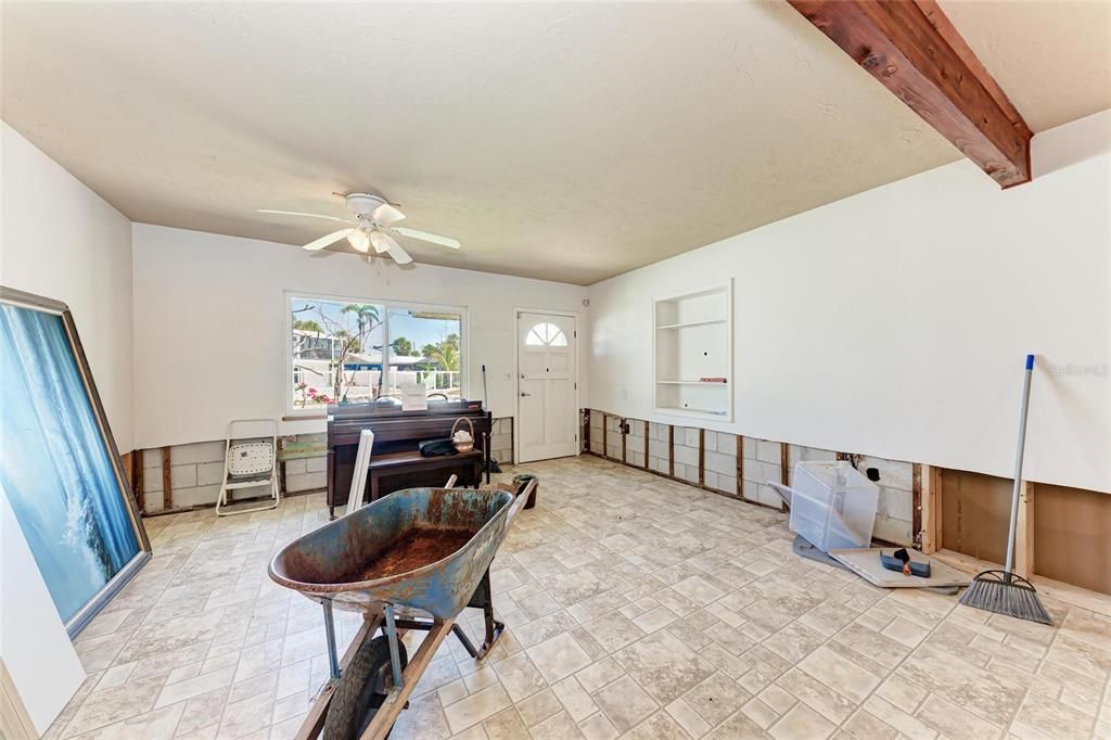 Activo con contrato: $895,000 (3 camas, 2 baños, 1020 Pies cuadrados)