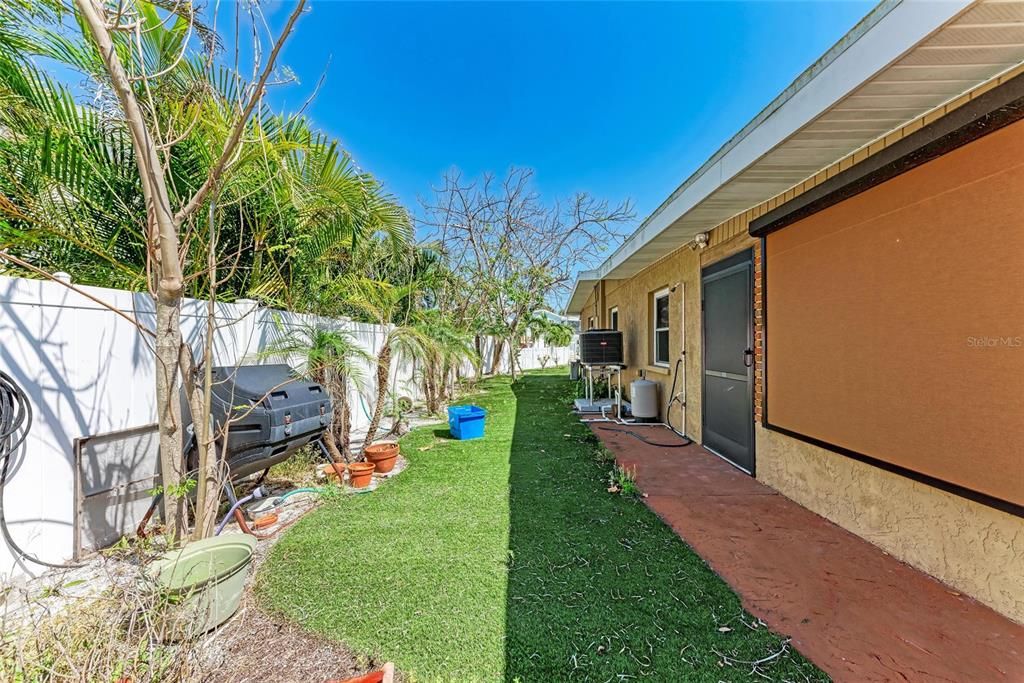 Activo con contrato: $895,000 (3 camas, 2 baños, 1020 Pies cuadrados)