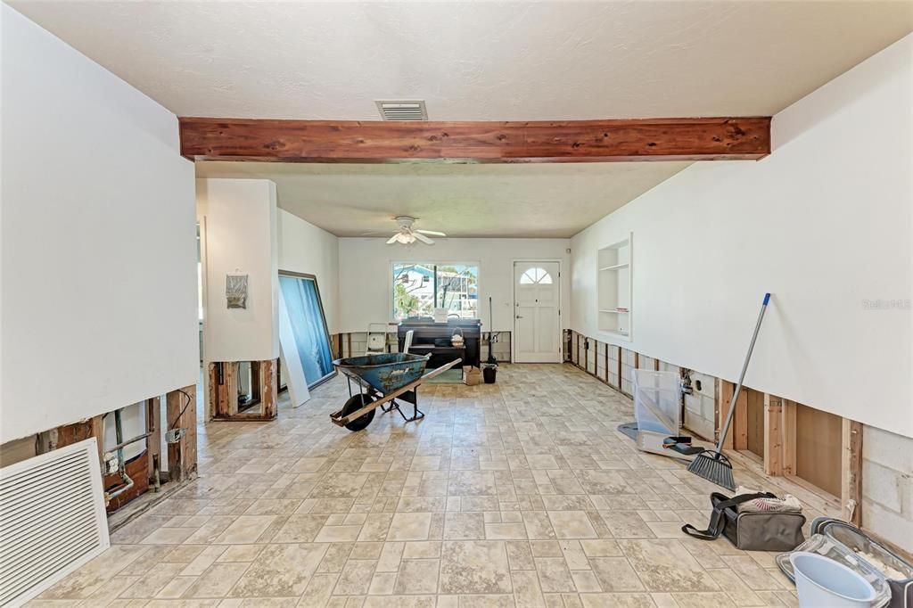 Activo con contrato: $895,000 (3 camas, 2 baños, 1020 Pies cuadrados)