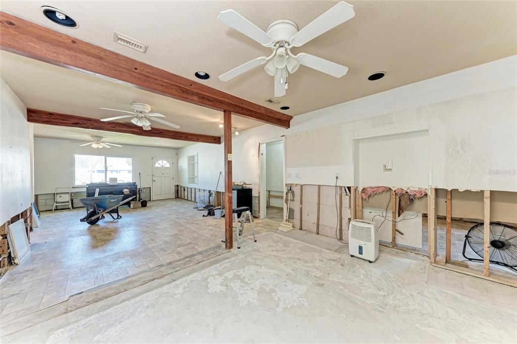 Activo con contrato: $895,000 (3 camas, 2 baños, 1020 Pies cuadrados)